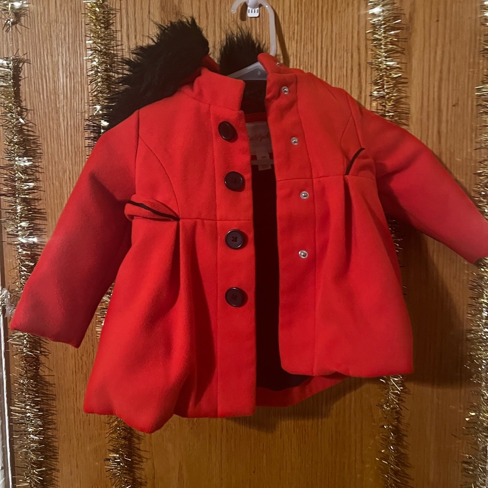 📍Cat & Jack Coat 📍

18 months 

Slightly worn